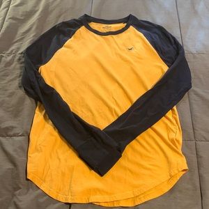 Hollister Curved Hem T Shirt